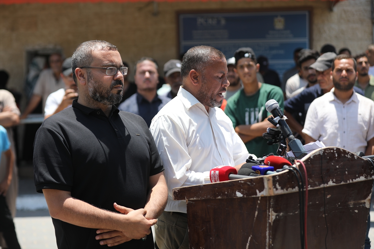 Gazze'de Yönetim Devri: Acil Durum Komitesi Başkanı İstifa Etti