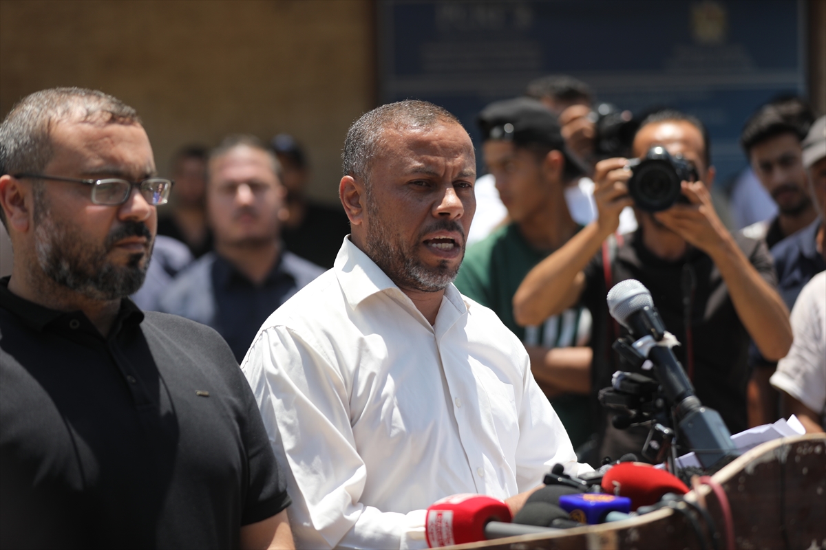 Gazze'de Yönetim Devri: Acil Durum Komitesi Başkanı İstifa Etti
