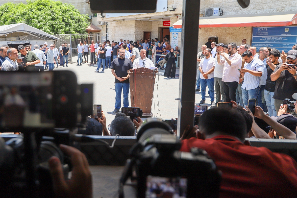 Gazze'de Yönetim Devri: Acil Durum Komitesi Başkanı İstifa Etti