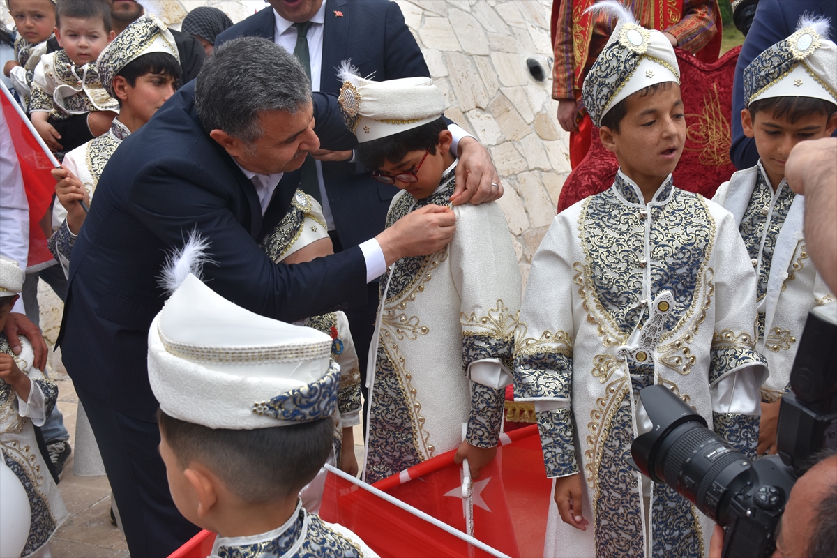 Gümüşhane'de Vakıflar Genel Müdürlüğünce toplu sünnet şöleni düzenlendi