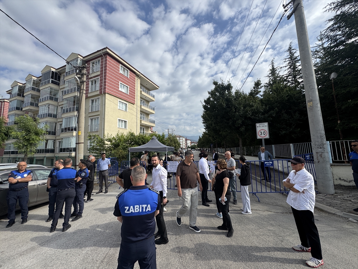 GÜNCELLEME - Bolu Belediyesine yönelik "irtikap" soruşturması davası sanıklarının yargılanmasına başlandı