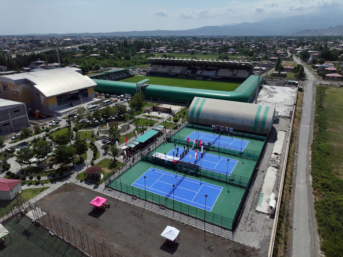 Iğdır'da 6. Kayısı Cup Tenis Turnuvası başladı