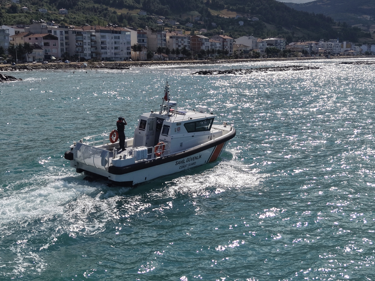 Samsun'da Sahil Güvenlik ekipleri plajlarda tedbirleri artırdı