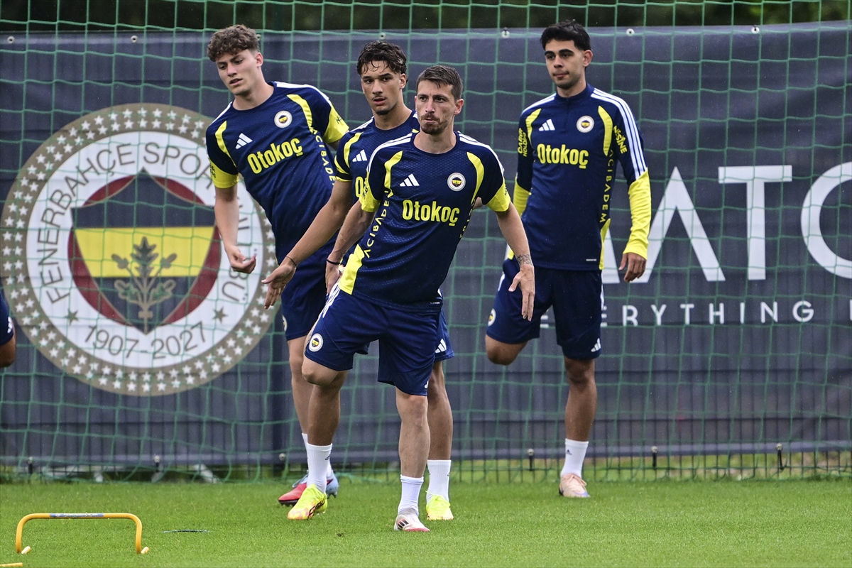 Fenerbahçe, yeni sezon hazırlıklarını sürdürdü