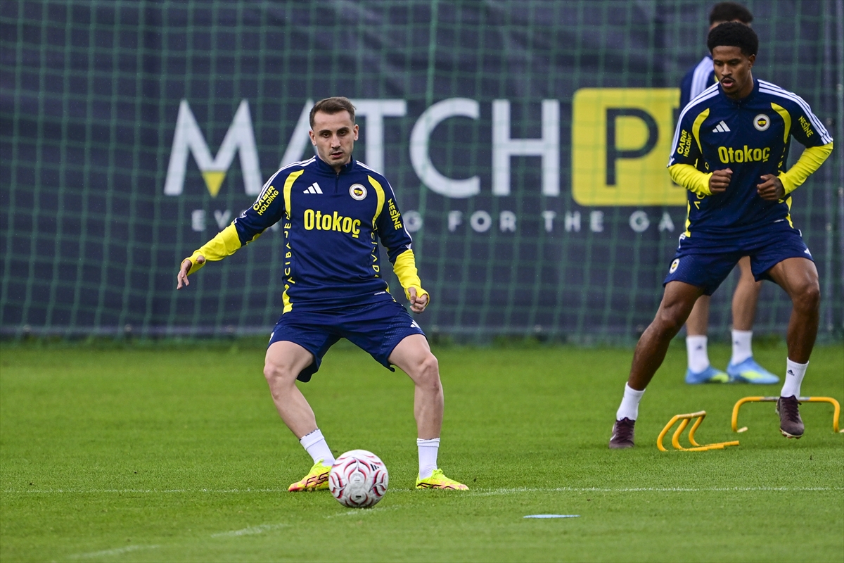 Fenerbahçe, yeni sezon hazırlıklarını sürdürdü