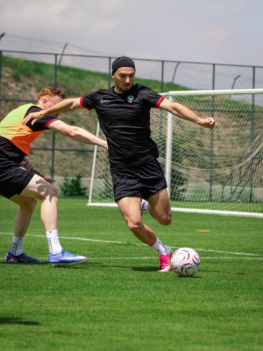 Amed Sportif, Erzurum'da yeni sezon hazırlıklarını sürdürüyor