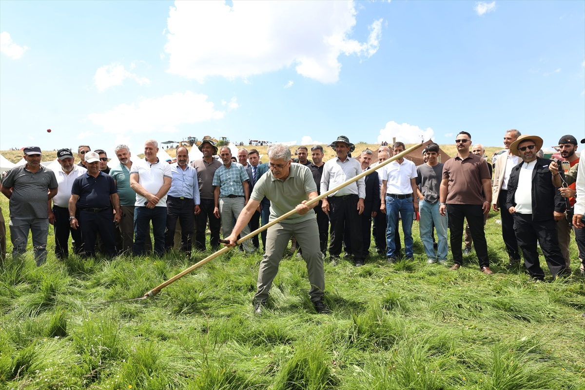 Hamaney için Tahran'da dev veda töreni