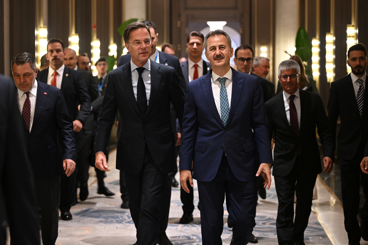 Rutte Ankara'ya geldi