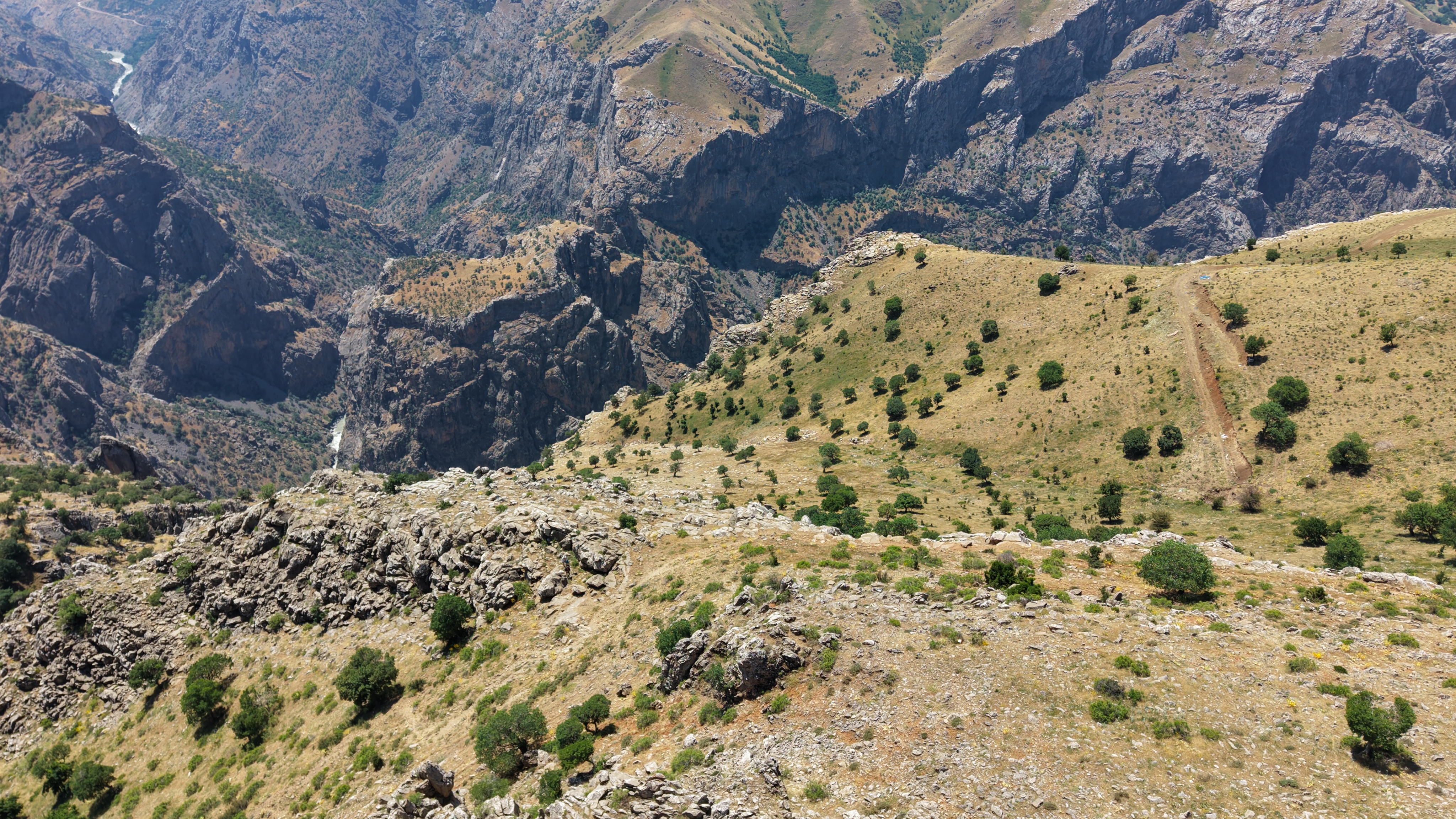 Siirt'te 2156 rakımlı yayla dronla görüntülendi