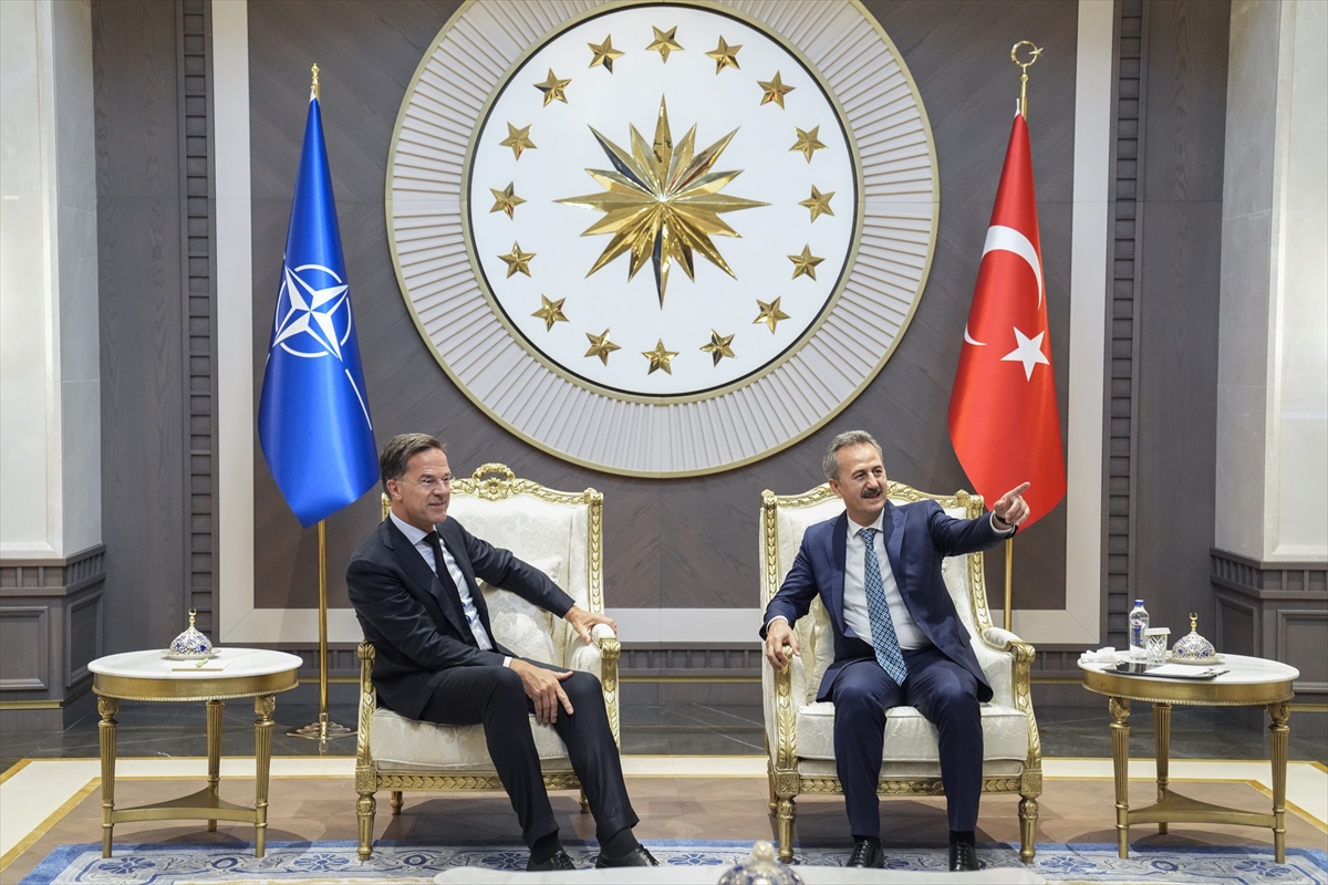 Rutte Ankara'ya geldi