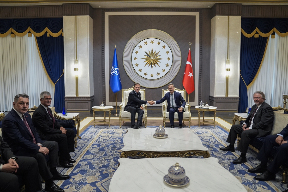 Rutte Ankara'ya geldi