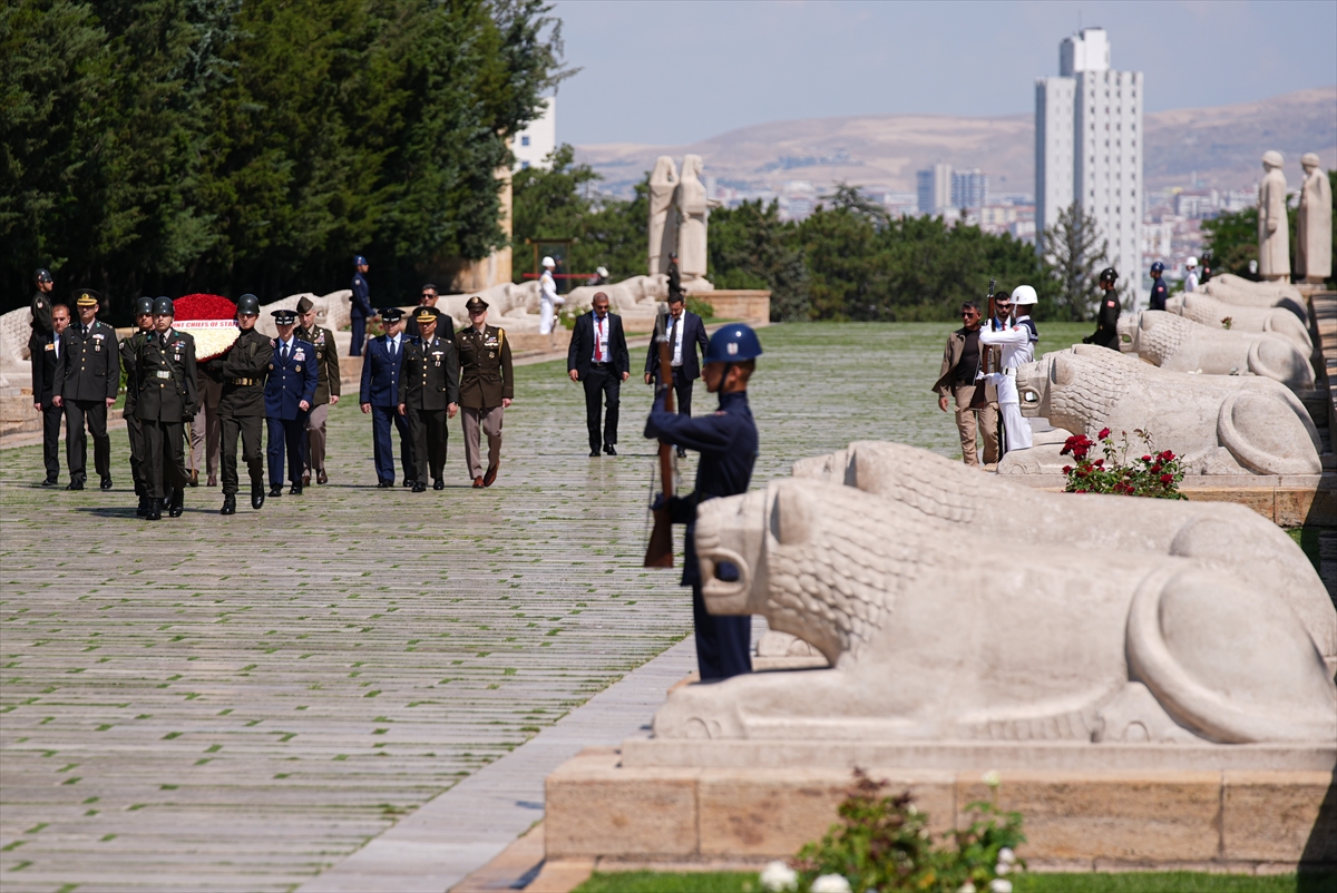 NATO ANKARA ZİRVESİ - ABD Genelkurmay Başkanı Dan Caine, Anıtkabir'i ziyaret etti