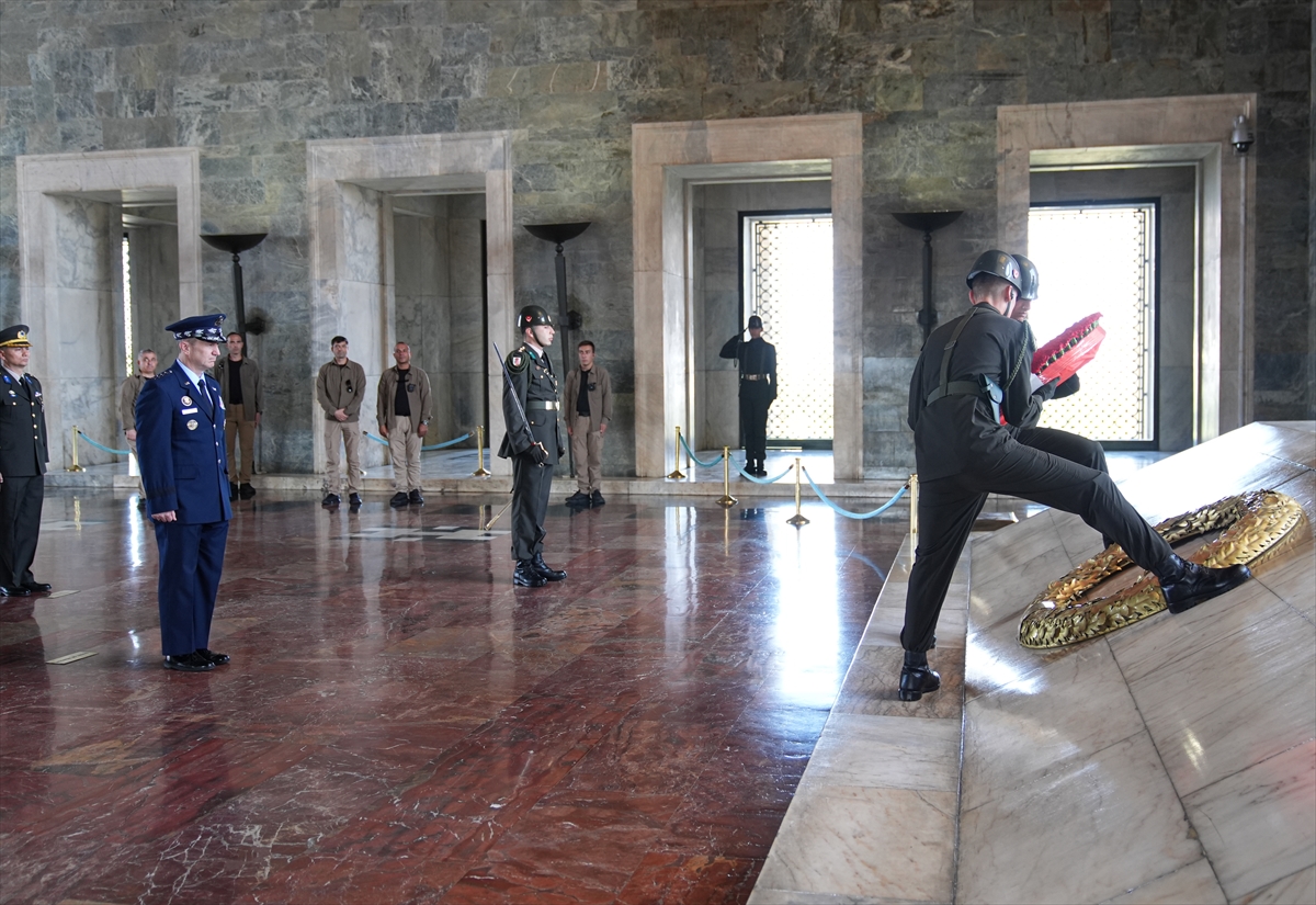 NATO ANKARA ZİRVESİ - ABD Genelkurmay Başkanı Dan Caine, Anıtkabir'i ziyaret etti