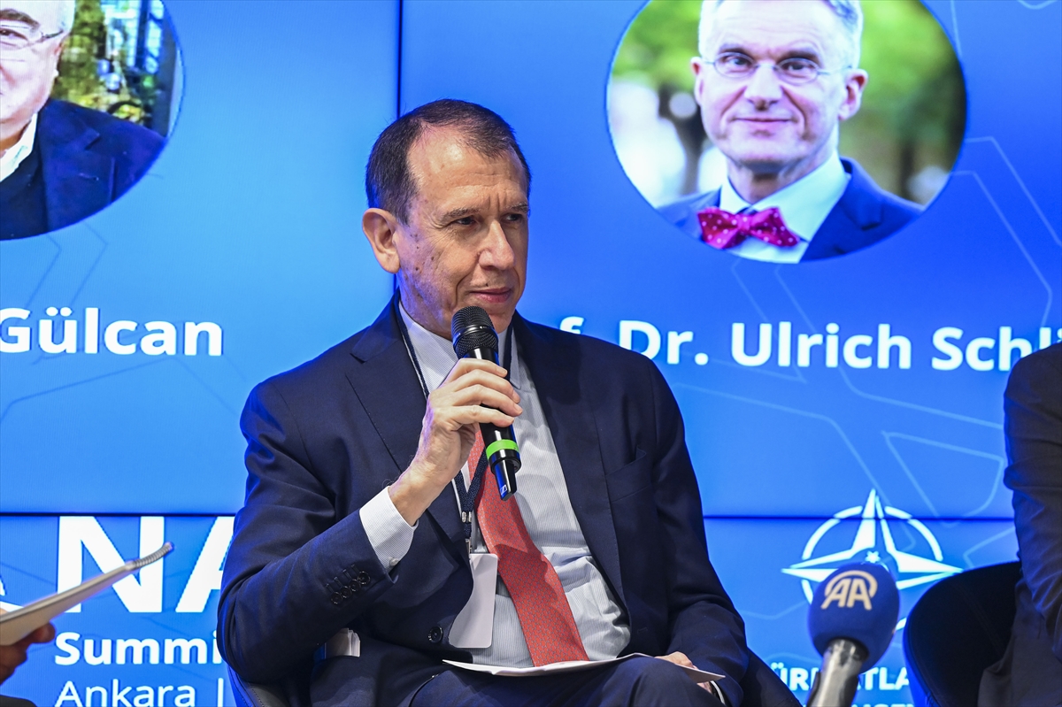 "NATO Zirvesi Diyalogları" etkinliğinde savunma sanayi işbirliği ele alındı