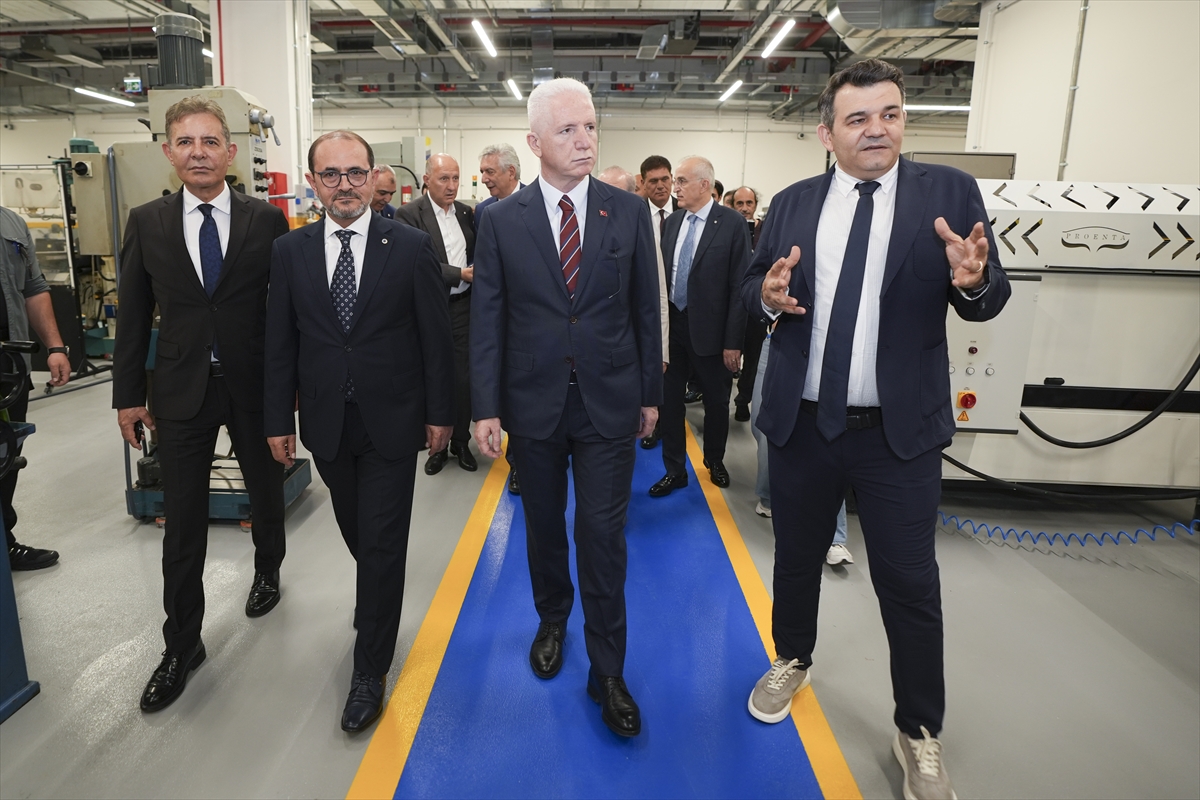 YTÜ'nün "Endüstriyel Tasarım ve Prototipleme Merkezi" tanıtıldı