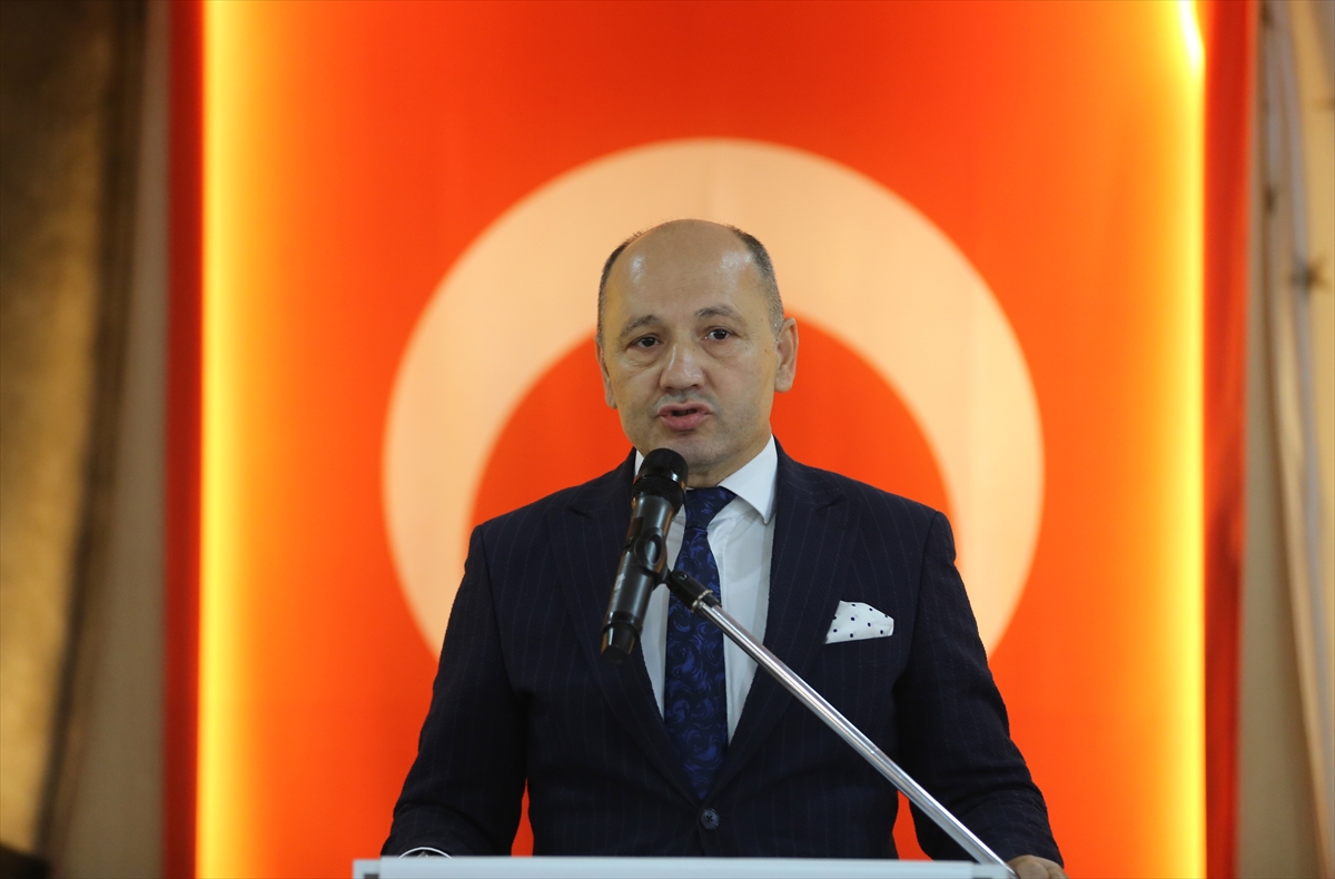 Antalya'da vakıf geleneği kapsamında 39 çocuk sünnet ettirildi