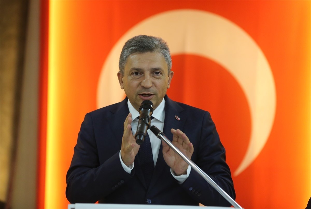 Antalya'da vakıf geleneği kapsamında 39 çocuk sünnet ettirildi