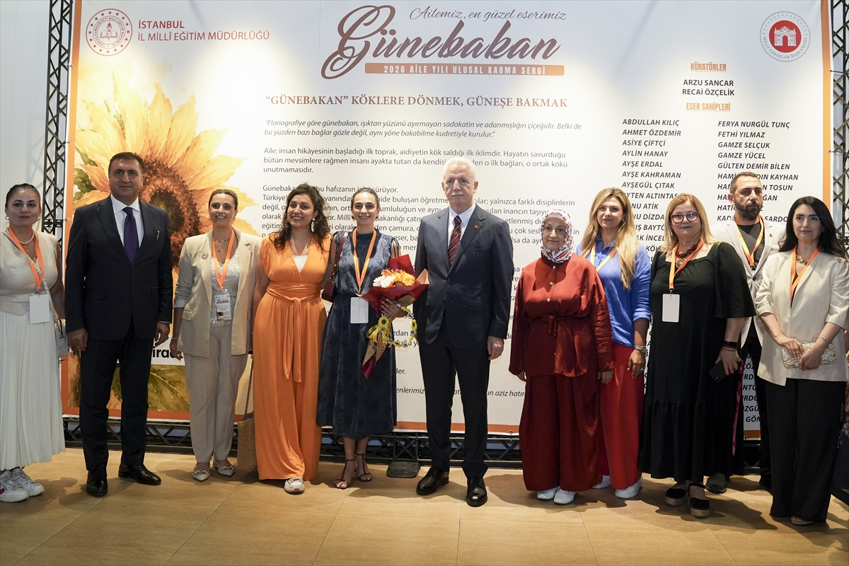 Öğretmenlerin aile temalı eserleri "Günebakan" sergisinde buluştu