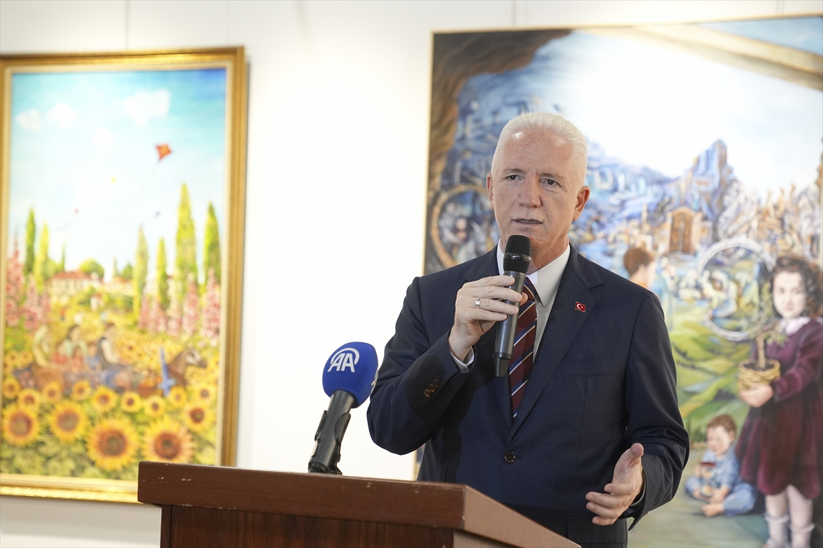 Öğretmenlerin aile temalı eserleri "Günebakan" sergisinde buluştu