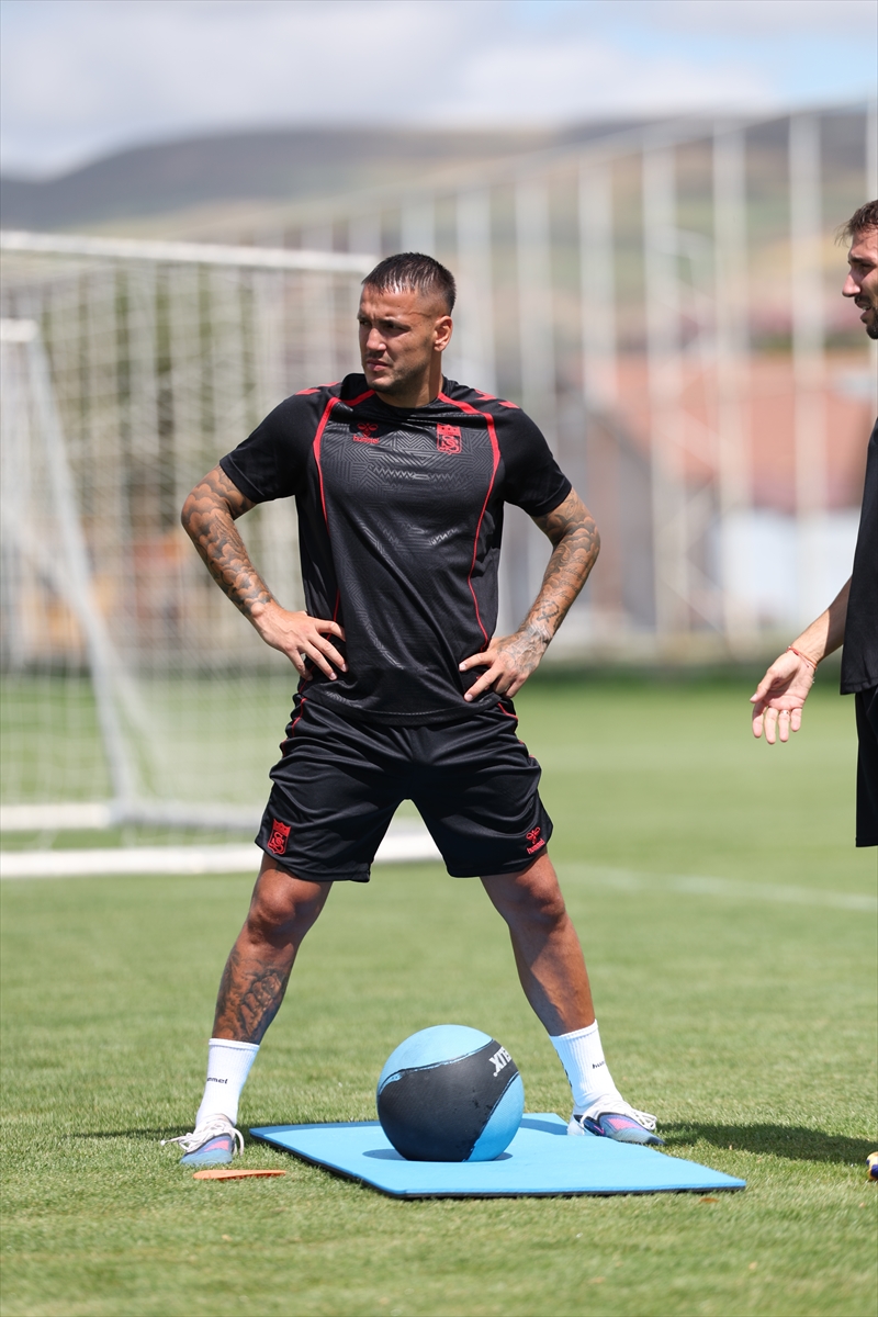 Sivasspor: Yeni sezona hazırlık sürüyor