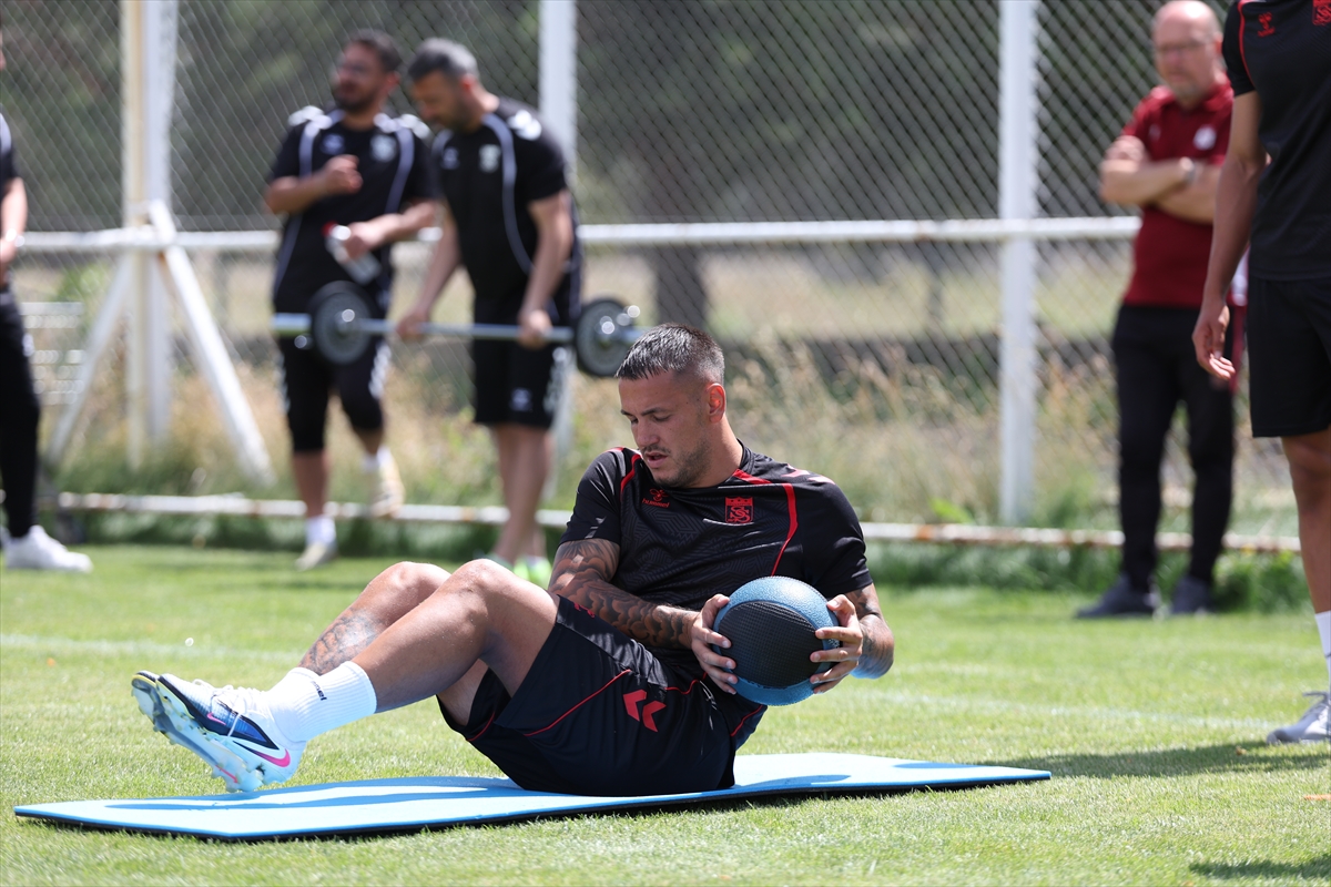 Sivasspor: Yeni sezona hazırlık sürüyor