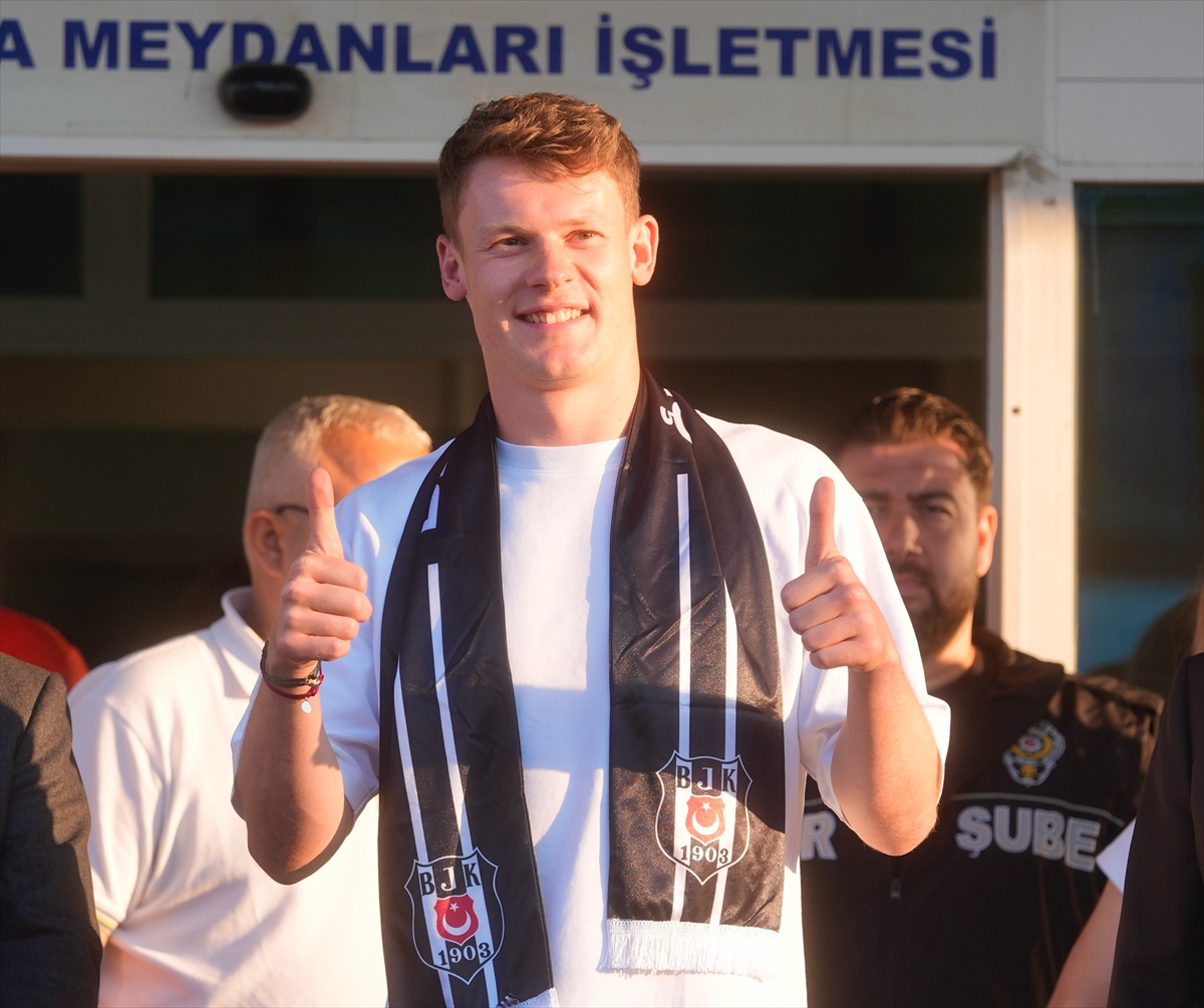 Beşiktaş'ın prensip anlaşmasına vardığı kaleciler İstanbul'a geldi