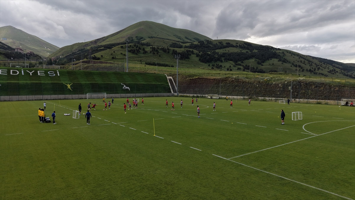 Vanspor FK'nin Erzurum kampı başladı