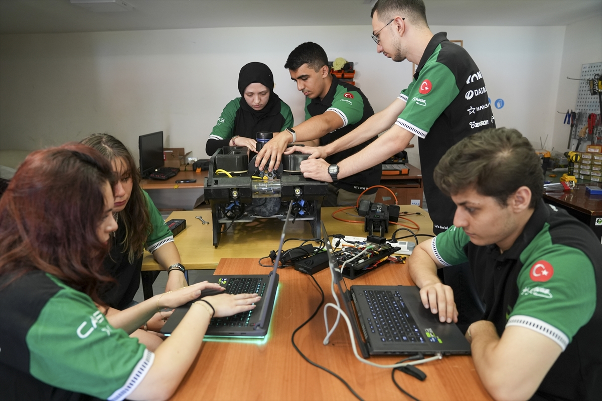 YTÜ öğrencileri yapay zeka destekli otonom insansız su altı aracı geliştirdi