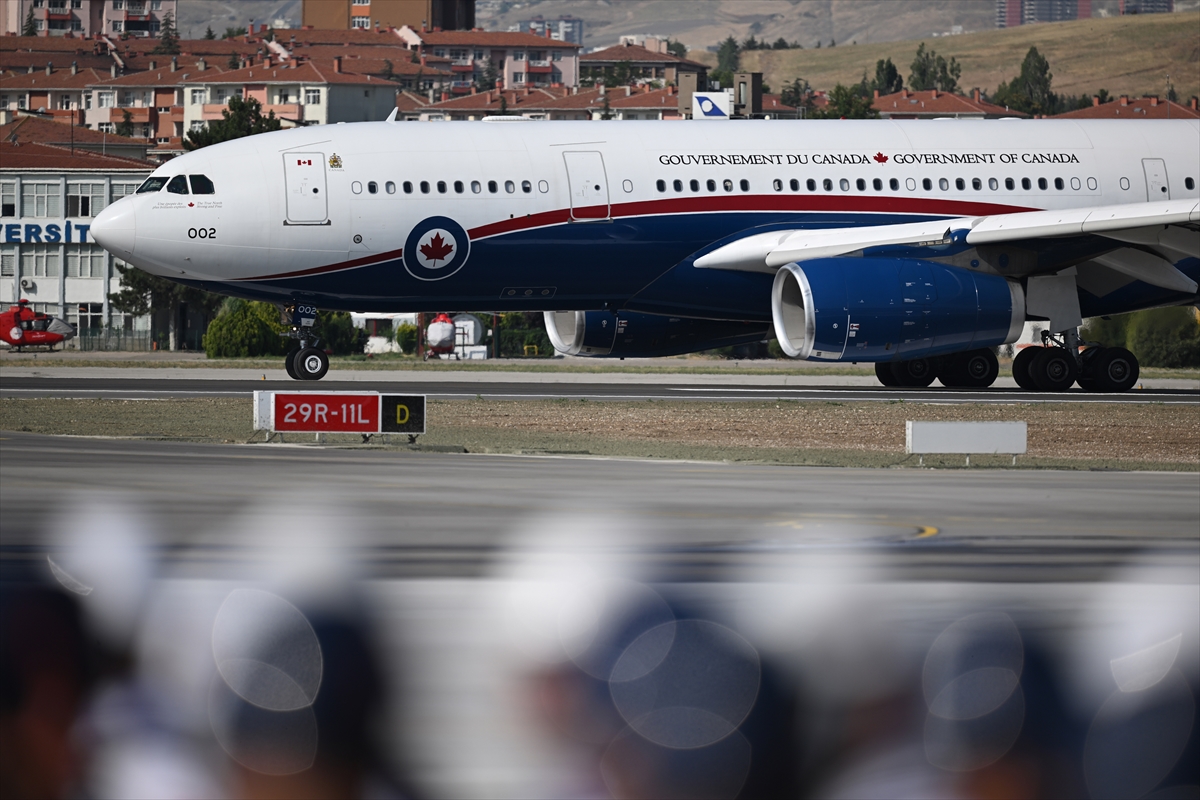 NATO ANKARA ZİRVESİ - Kanada Başbakanı Carney, Ankara'ya geldi