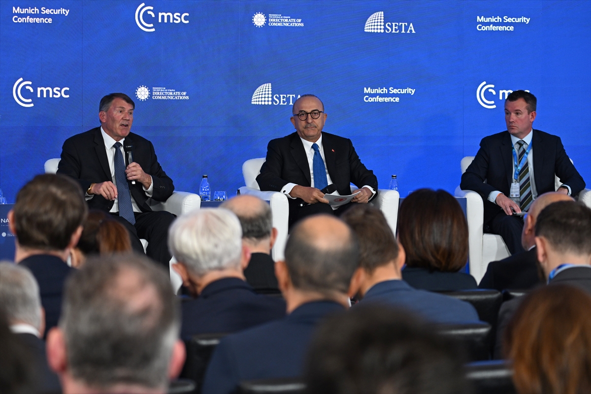 NATO Ankara Zirvesi bünyesinde "Zirveye Doğru" paneli düzenlendi