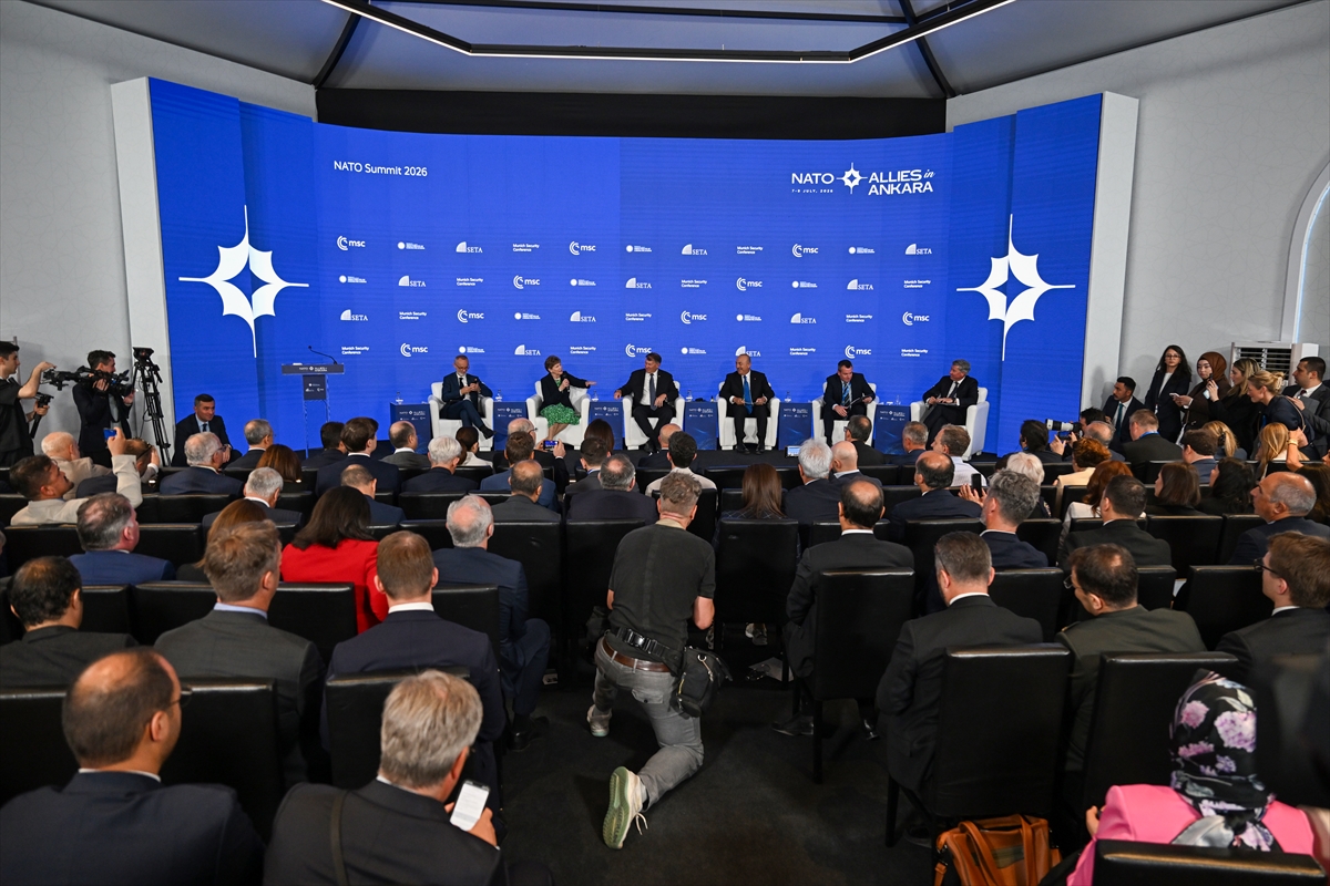 NATO Ankara Zirvesi bünyesinde "Zirveye Doğru" paneli düzenlendi