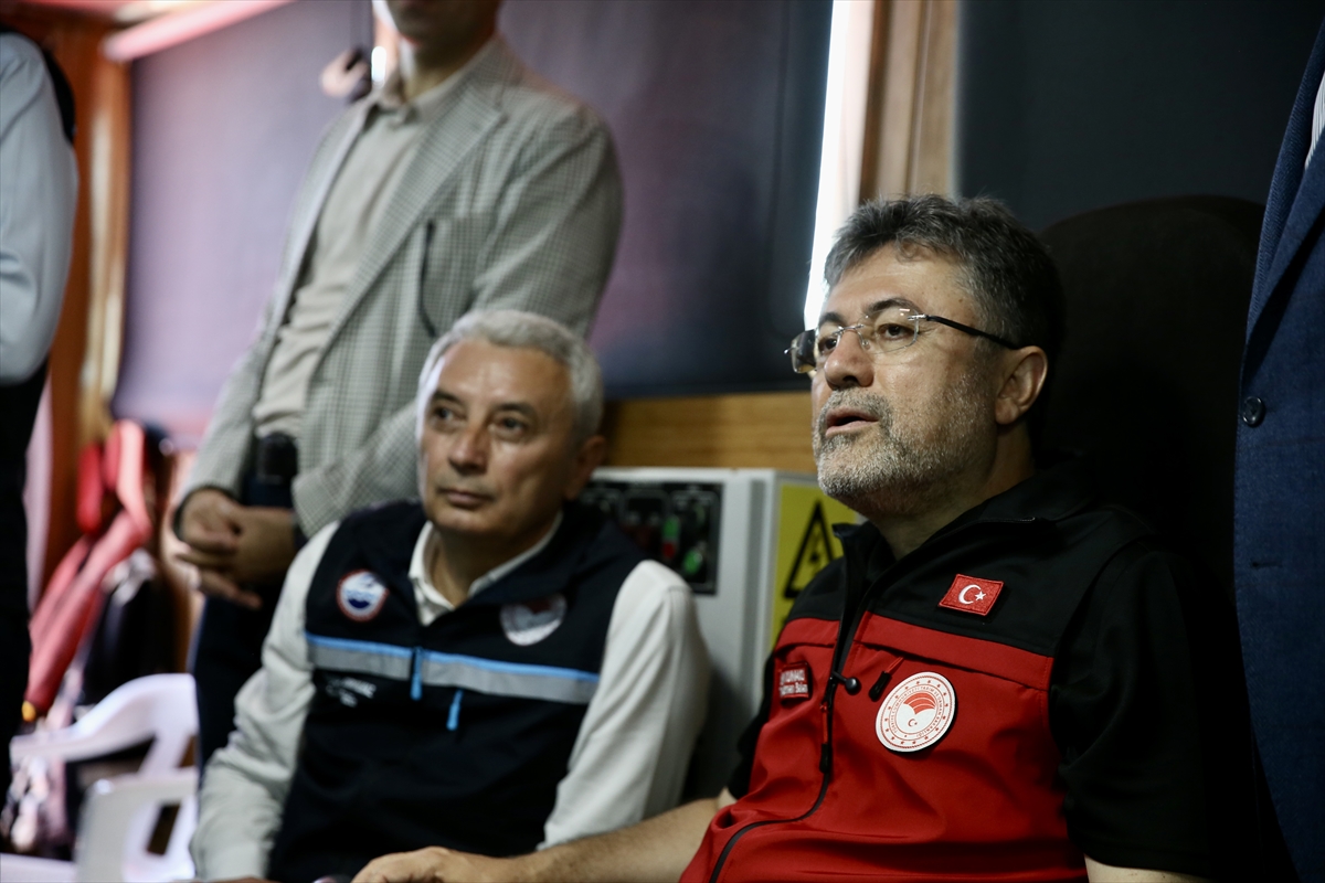 Bakan Yumaklı, Milas Güllük Körfezi'nde su ürünleri tesisini ziyaret etti: