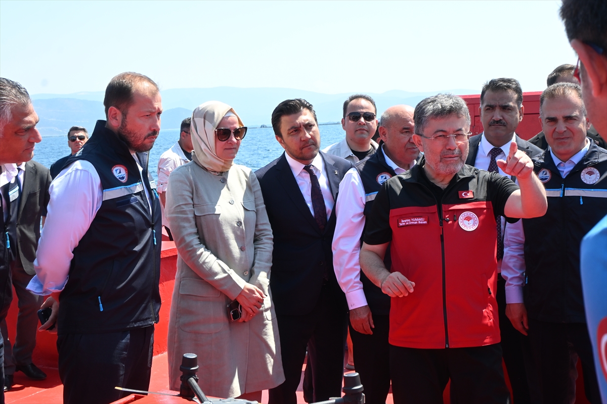 Bakan Yumaklı, Milas Güllük Körfezi'nde su ürünleri tesisini ziyaret etti: