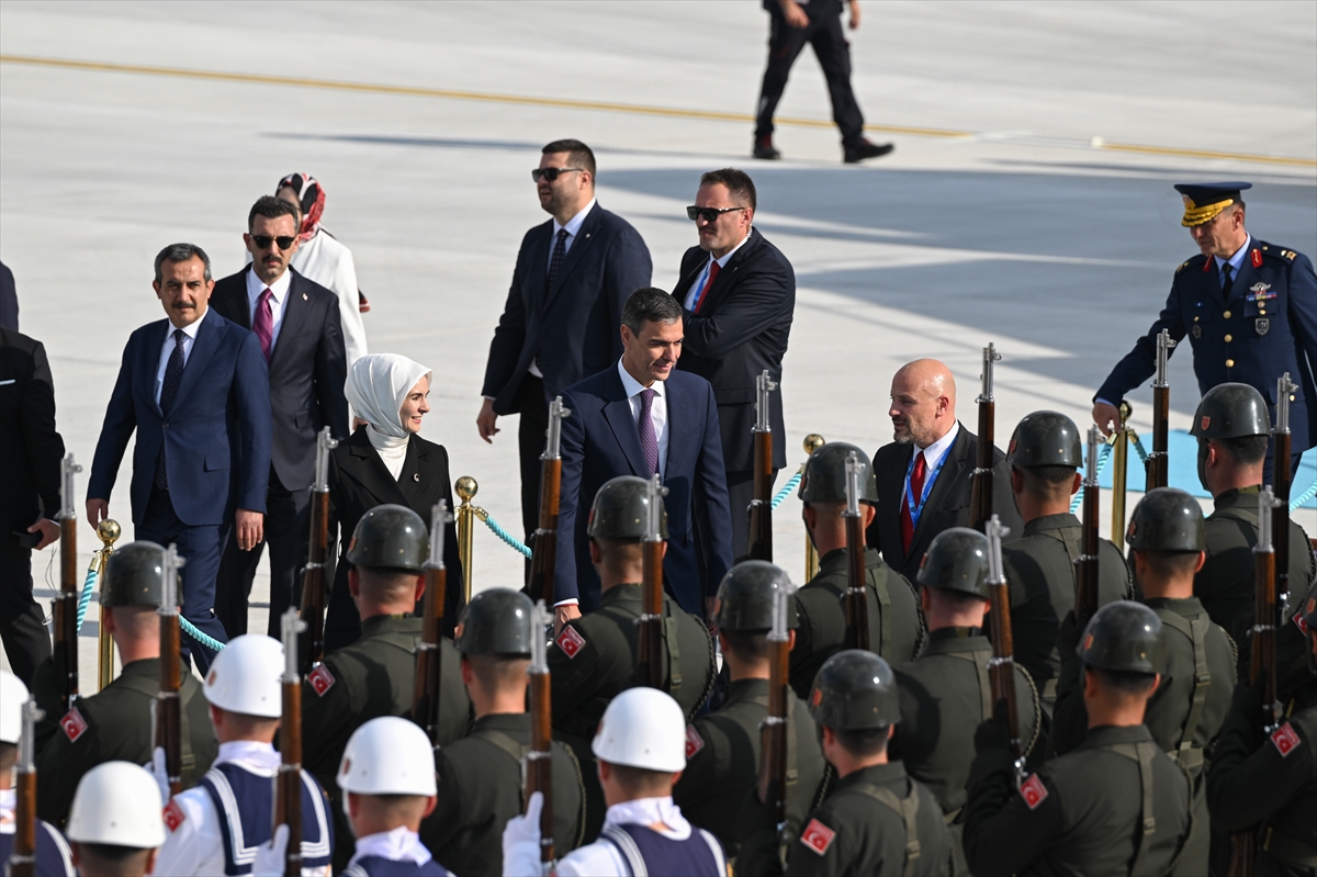 Sanchez: NATO Zirvesi için Ankara'da