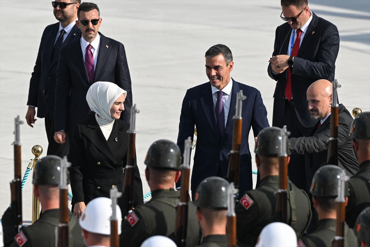 Sanchez: NATO Zirvesi için Ankara'da