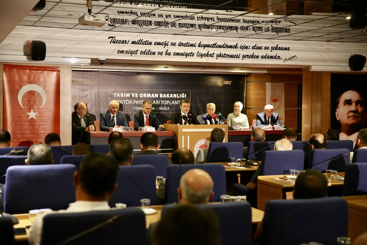 Tarım ve Orman Bakanı Yumaklı Muğla'da sektör paydaşları toplantısında konuştu: (1)