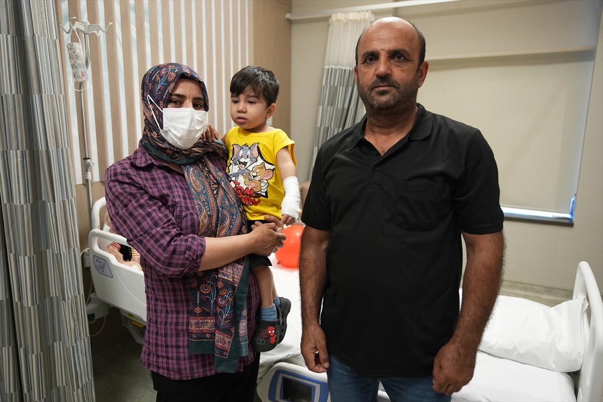 Çocuklarından ikisini böbrek hastalığından kaybeden anne, üçüncüsüne böbreğiyle hayat oldu