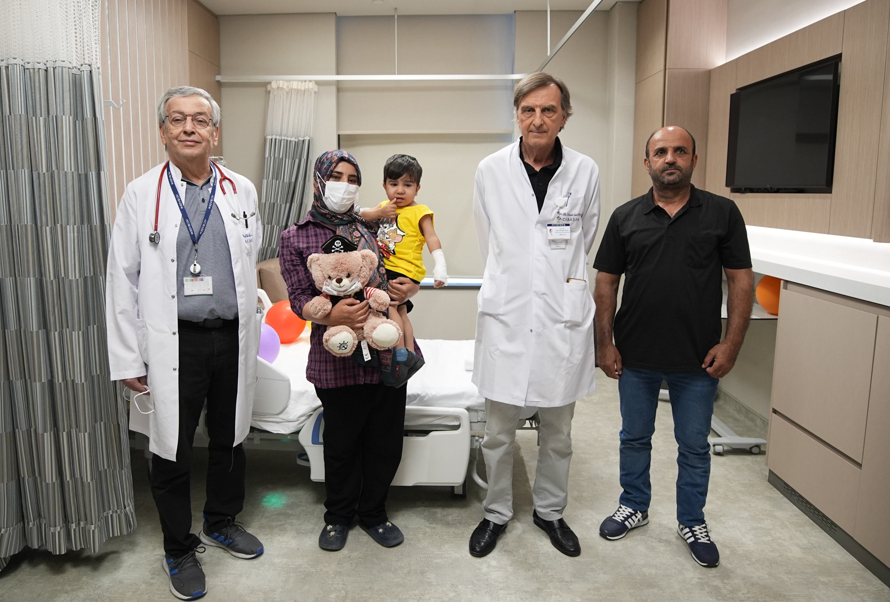 Çocuklarından ikisini böbrek hastalığından kaybeden anne, üçüncüsüne böbreğiyle hayat oldu