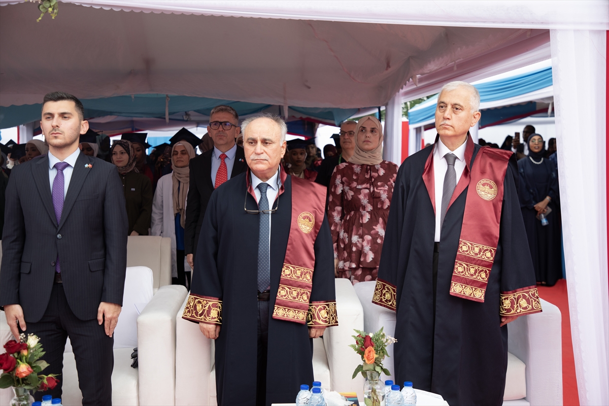 Somali'de Erdoğan Fakültesi mezuniyet verdi