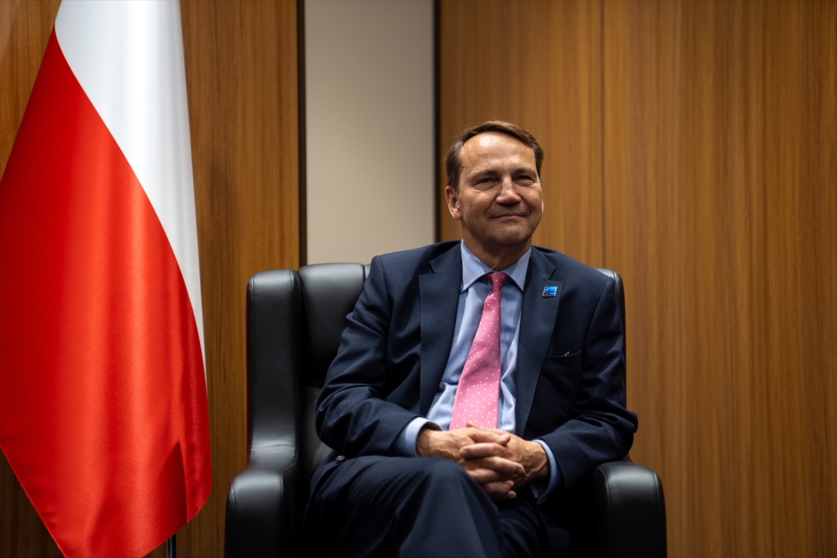Polonya Başbakan Yardımcısı ve Dışişleri Bakanı Sikorski, Türkiye'nin NATO'daki önemine dikkati çekti: