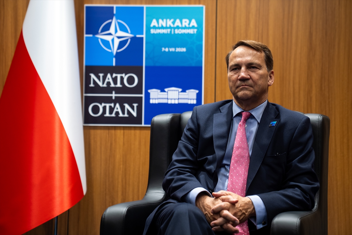 Polonya Başbakan Yardımcısı ve Dışişleri Bakanı Sikorski, Türkiye'nin NATO'daki önemine dikkati çekti: