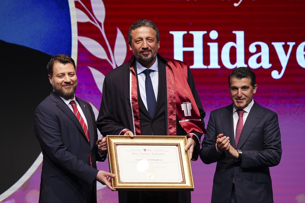 TBF Başkanı Hidayet Türkoğlu'na fahri doktora ünvanı verildi