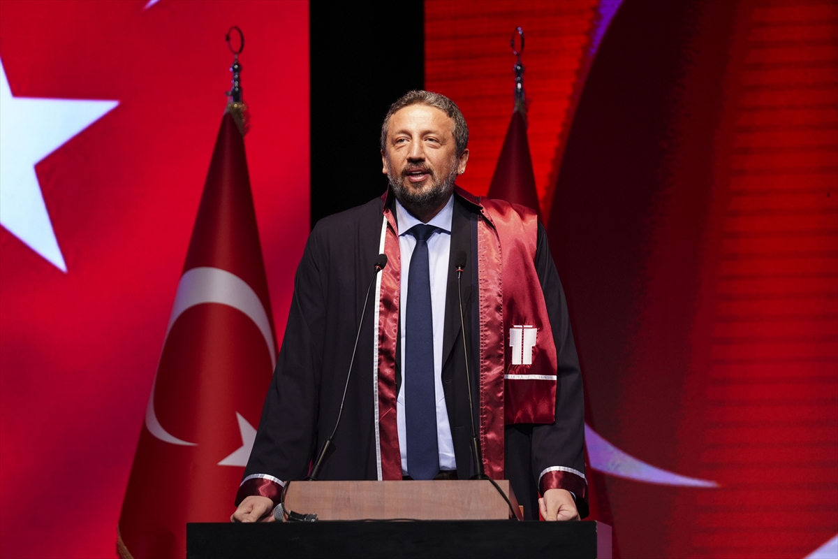 TBF Başkanı Hidayet Türkoğlu'na fahri doktora ünvanı verildi