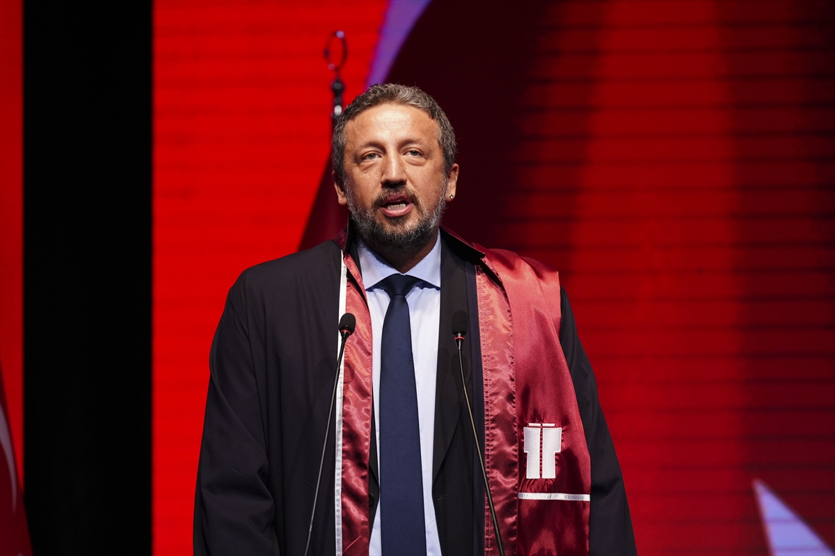 TBF Başkanı Hidayet Türkoğlu'na fahri doktora ünvanı verildi