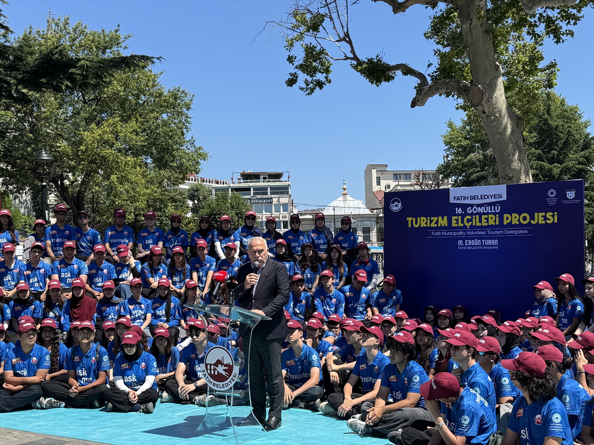 Fatih'te 330 gönüllü turizm elçisi göreve başladı