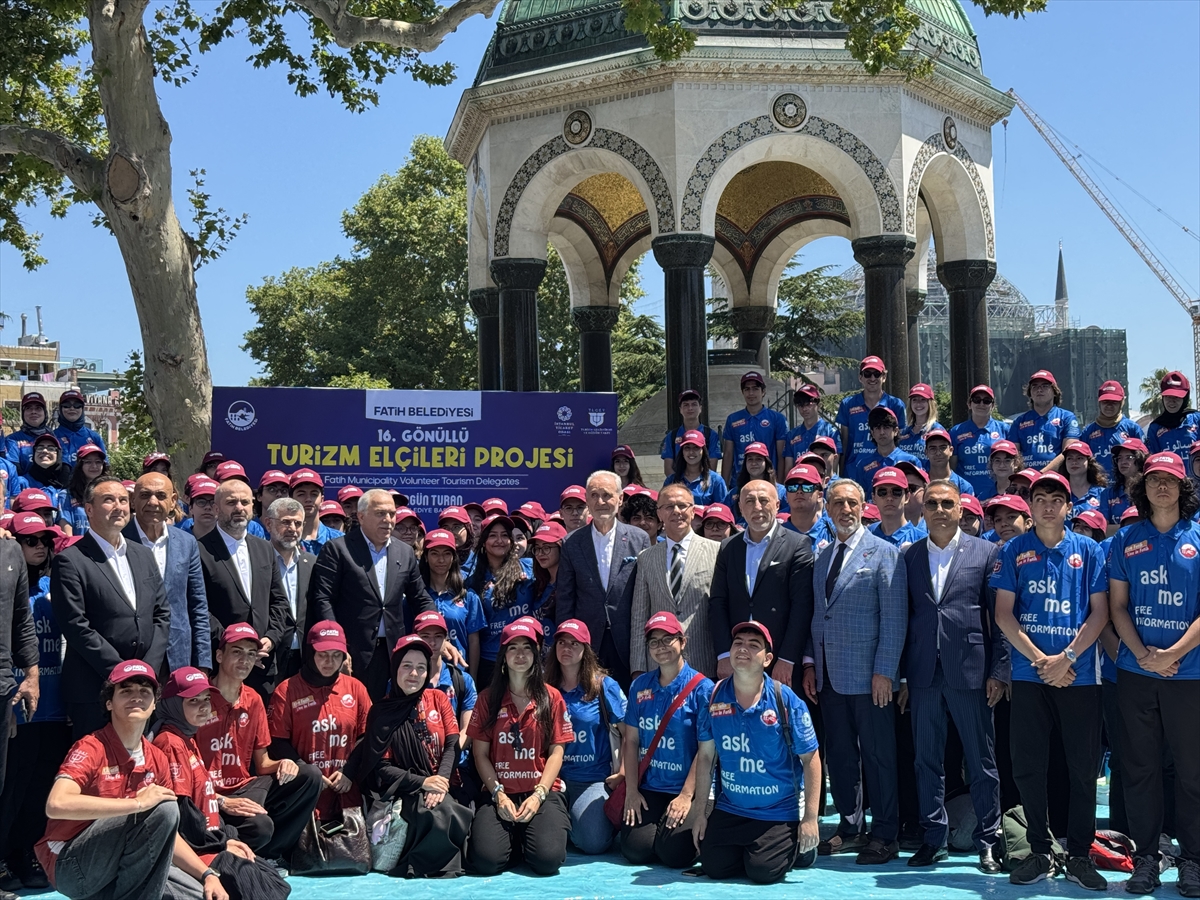Fatih'te 330 gönüllü turizm elçisi göreve başladı