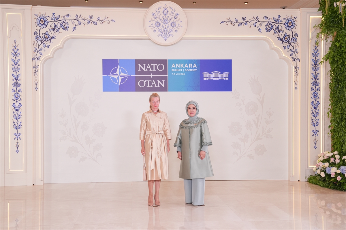 NATO ANKARA ZİRVESİ - Emine Erdoğan, NATO marjında lider eşleriyle Çankaya Köşkü'nde bir araya geldi: