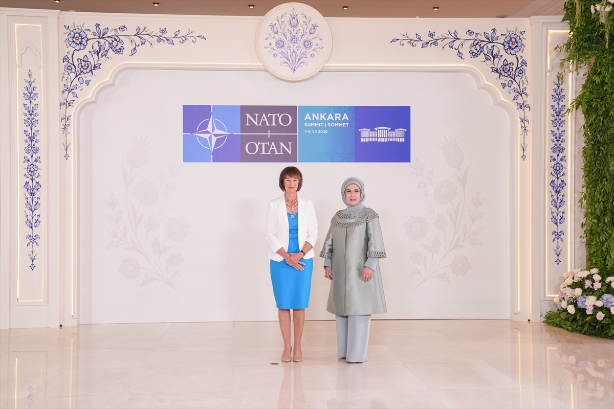 NATO ANKARA ZİRVESİ - Emine Erdoğan, NATO marjında lider eşleriyle Çankaya Köşkü'nde bir araya geldi: