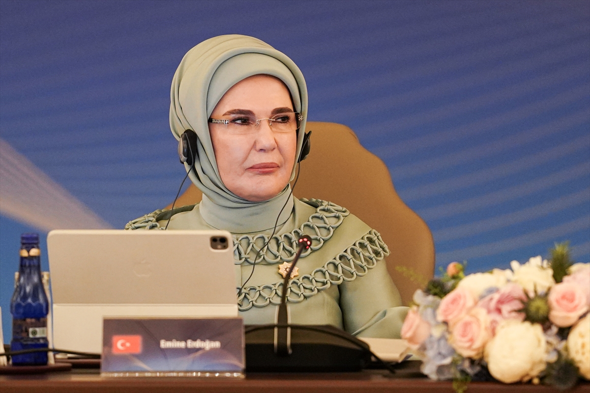 NATO ANKARA ZİRVESİ - Emine Erdoğan, NATO marjında lider eşleriyle Çankaya Köşkü'nde bir araya geldi: