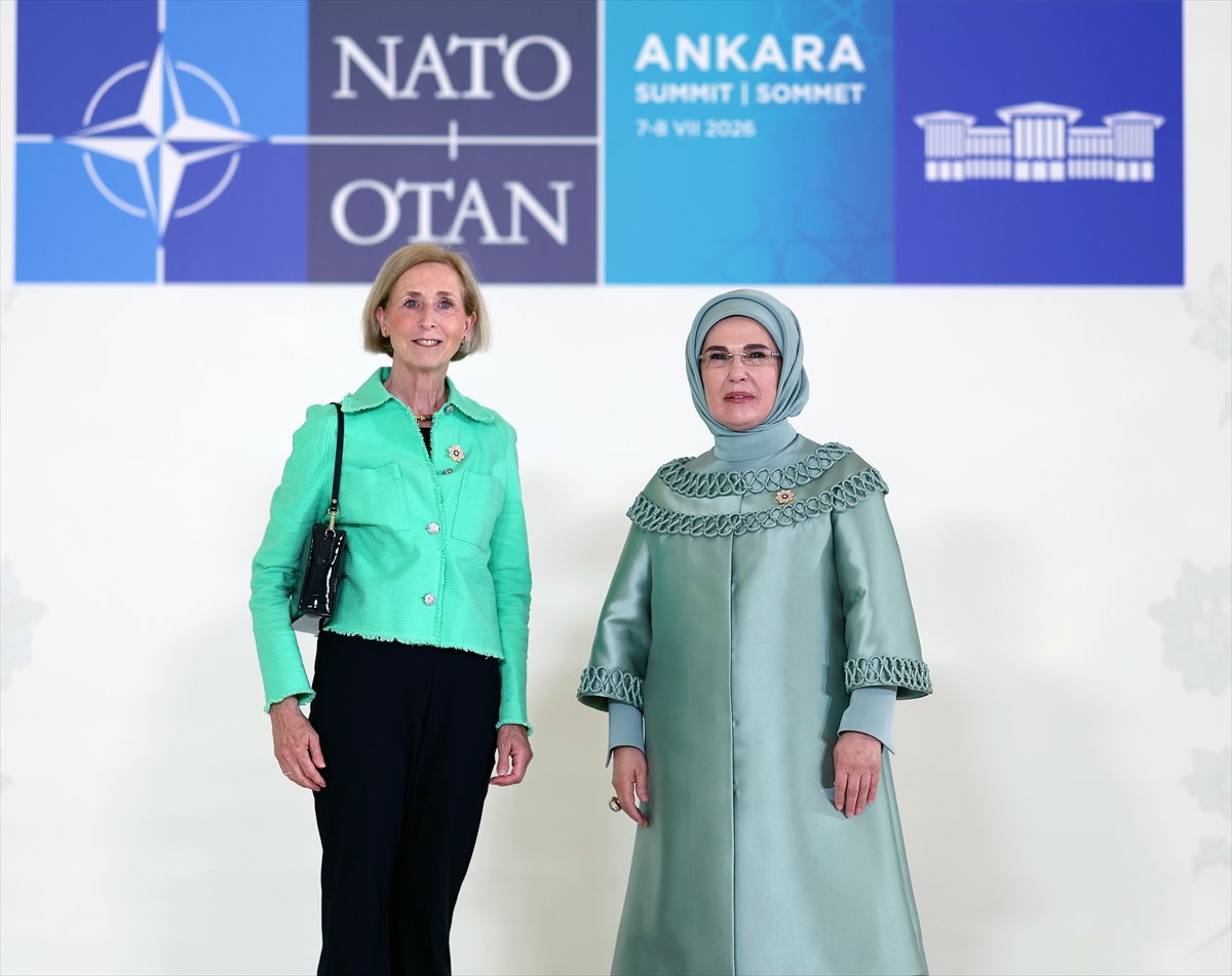 NATO ANKARA ZİRVESİ - Emine Erdoğan, NATO marjında lider eşleriyle Çankaya Köşkü'nde bir araya geldi:
